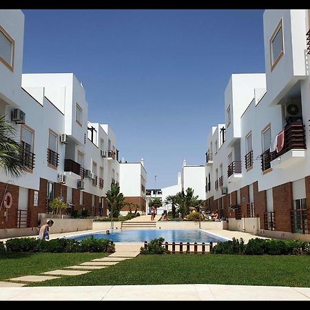 Home4U - Fantastic 2 Bedroom Apartment, With Pool 卡巴纳斯·德·塔维拉 外观 照片