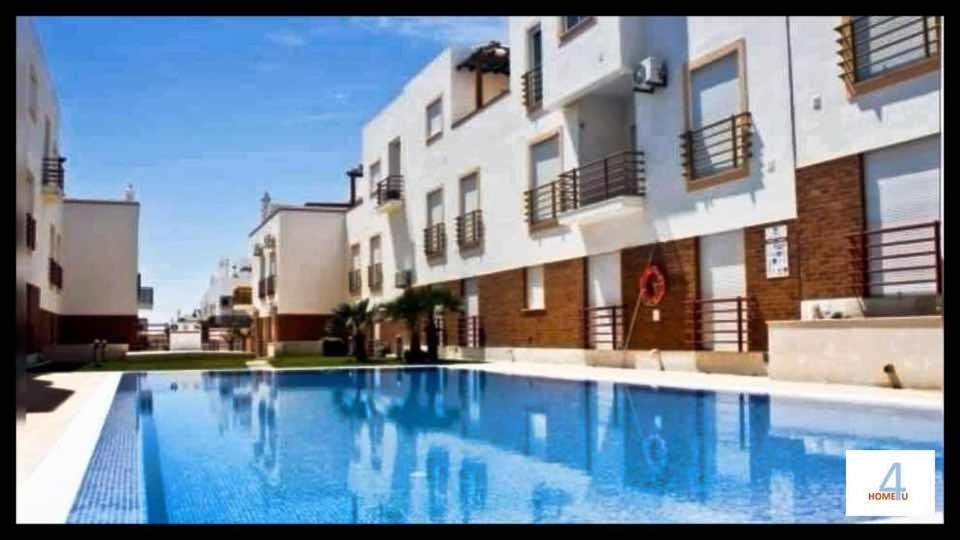 Home4U - Fantastic 2 Bedroom Apartment, With Pool 卡巴纳斯·德·塔维拉 外观 照片