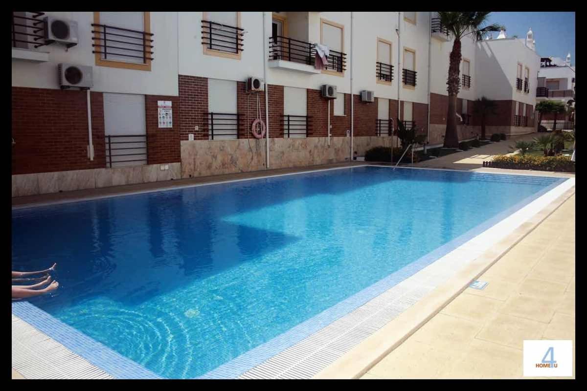 Home4U - Fantastic 2 Bedroom Apartment, With Pool 卡巴纳斯·德·塔维拉 外观 照片