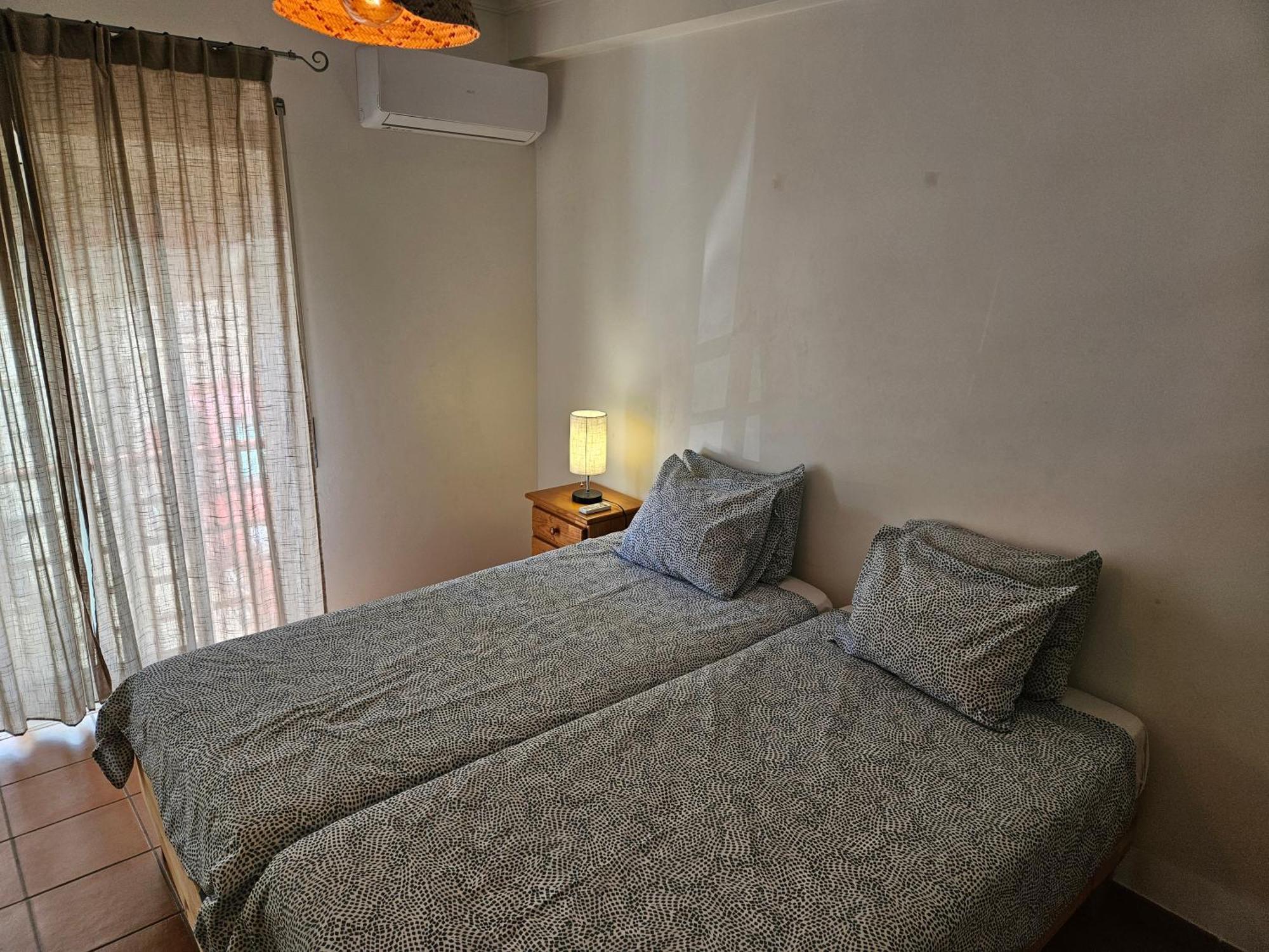 Home4U - Fantastic 2 Bedroom Apartment, With Pool 卡巴纳斯·德·塔维拉 外观 照片